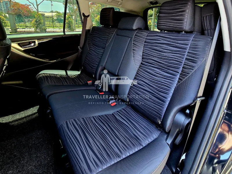 Toyota Innova middle-row seats